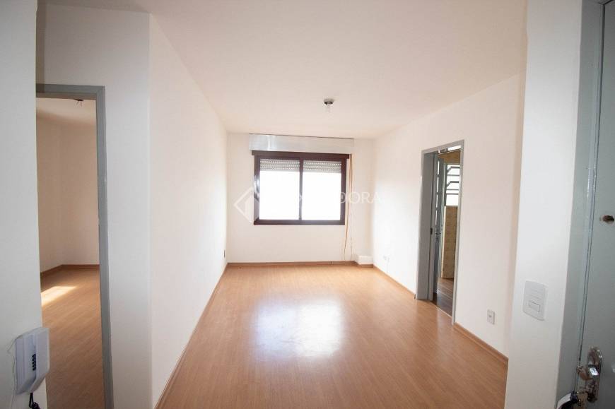 Foto 1 de Apartamento com 1 Quarto à venda, 47m² em Sarandi, Porto Alegre
