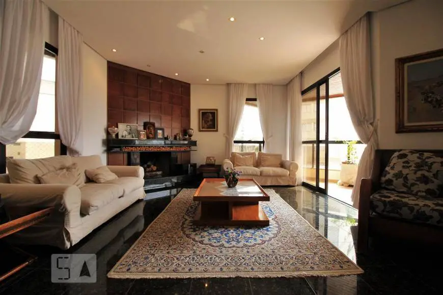 Foto 1 de Apartamento com 4 Quartos para alugar, 260m² em Real Parque, São Paulo