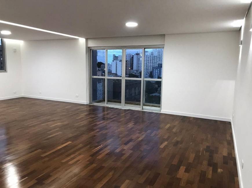 Foto 3 de Apartamento com 4 Quartos à venda, 209m² em Vila Mariana, São Paulo