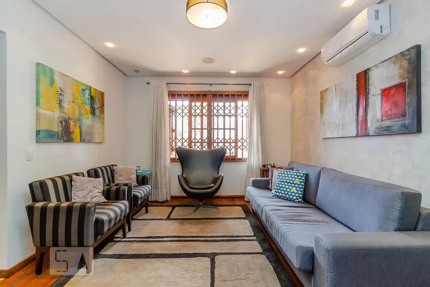 Foto 2 de Casa com 4 Quartos para alugar, 420m² em Medianeira, Porto Alegre