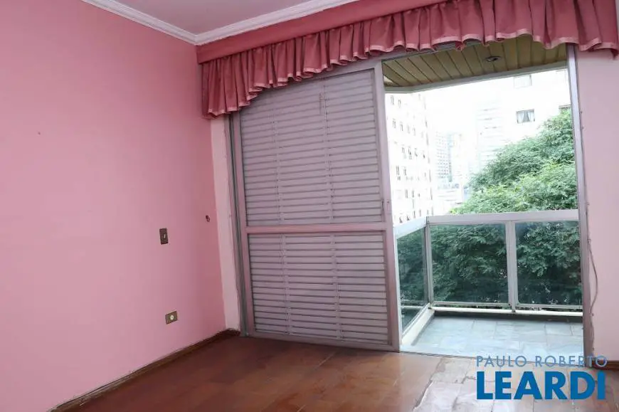 Foto 5 de Apartamento com 3 Quartos à venda, 160m² em Bela Vista, São Paulo