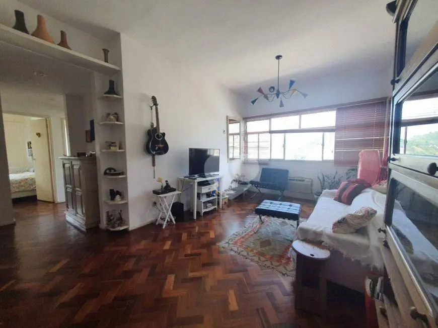 Foto 3 de Apartamento com 3 Quartos para alugar, 93m² em Humaitá, Rio de Janeiro
