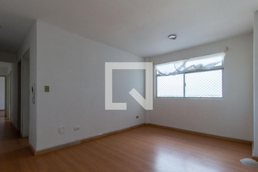 Foto 1 de Apartamento com 3 Quartos para alugar, 70m² em Novo Mundo, Curitiba