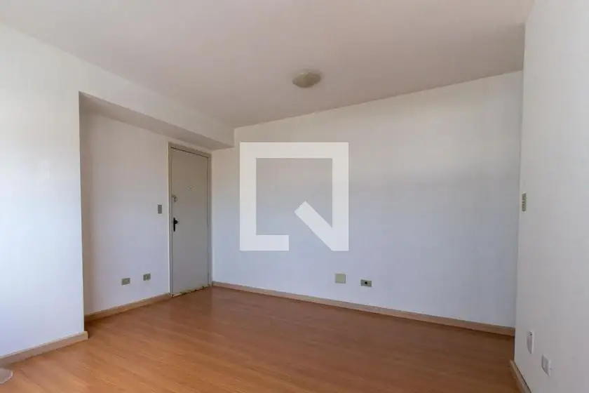Foto 2 de Apartamento com 3 Quartos para alugar, 70m² em Novo Mundo, Curitiba