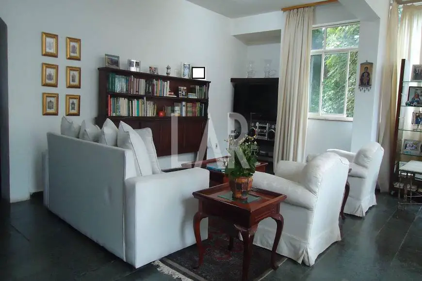 Foto 1 de Apartamento com 4 Quartos à venda, 223m² em Santo Antônio, Belo Horizonte