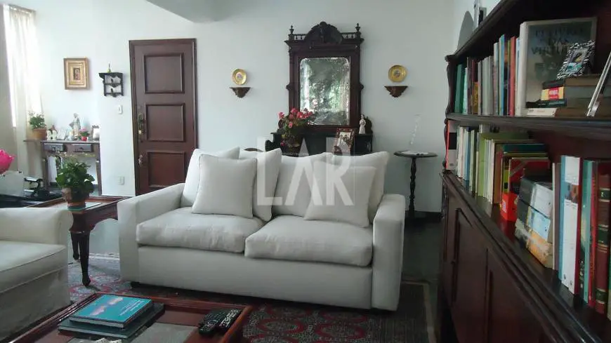 Foto 3 de Apartamento com 4 Quartos à venda, 223m² em Santo Antônio, Belo Horizonte