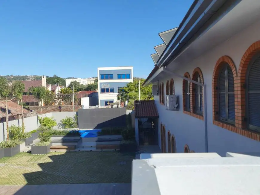 Foto 4 de Casa com 4 Quartos à venda, 450m² em Partenon, Porto Alegre
