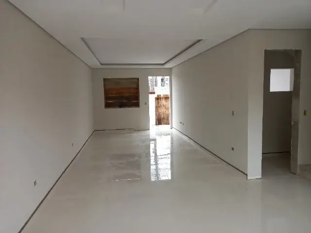 Foto 3 de Sobrado com 3 Quartos à venda, 220m² em Capão Raso, Curitiba