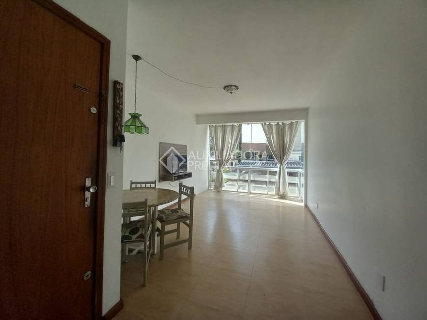 Foto 2 de Apartamento com 2 Quartos para alugar, 64m² em Petrópolis, Porto Alegre