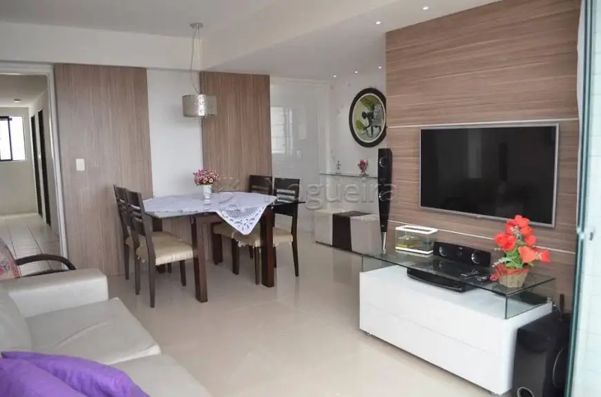 Foto 1 de Apartamento com 3 Quartos para alugar, 79m² em Campo Grande, Recife