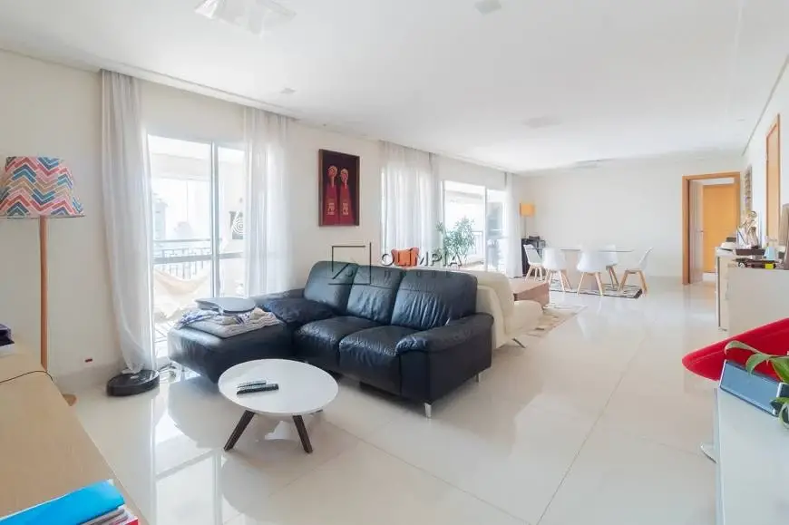 Foto 2 de Apartamento com 3 Quartos à venda, 220m² em Chácara Klabin, São Paulo