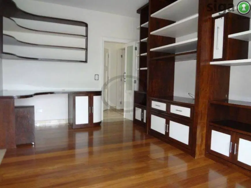 Foto 5 de Apartamento com 3 Quartos para venda ou aluguel, 250m² em Moema, São Paulo