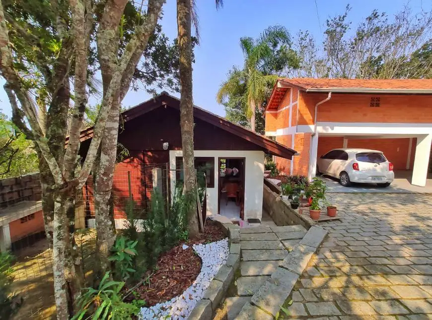 Foto 4 de Casa com 2 Quartos para alugar, 500m² em Praia do Estaleiro, Balneário Camboriú