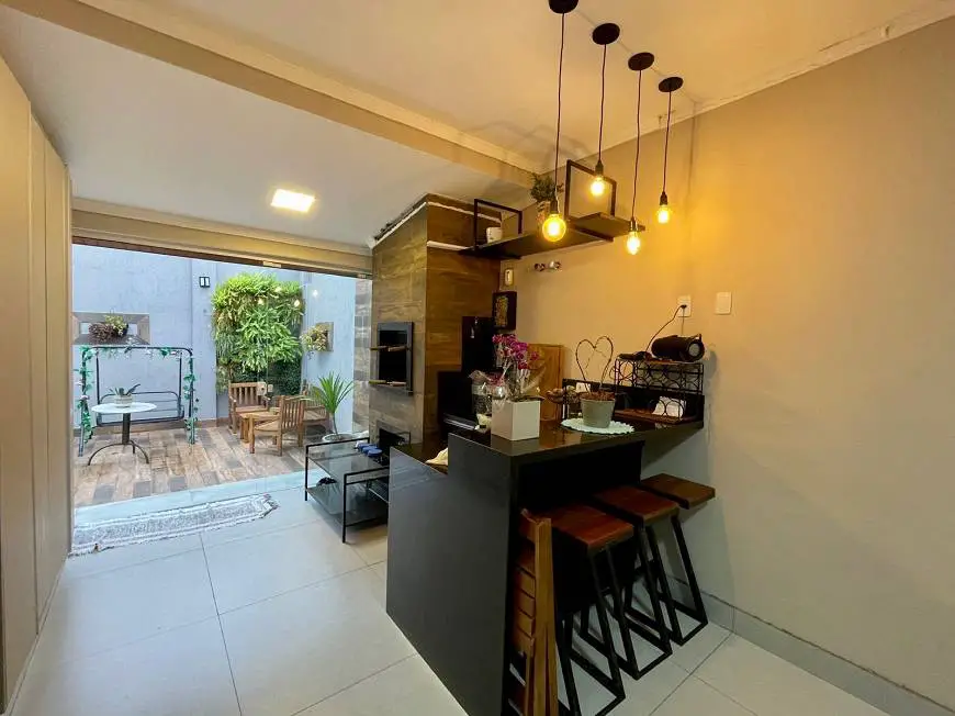 Foto 1 de Casa com 3 Quartos à venda, 150m² em Boa Vista, Curitiba