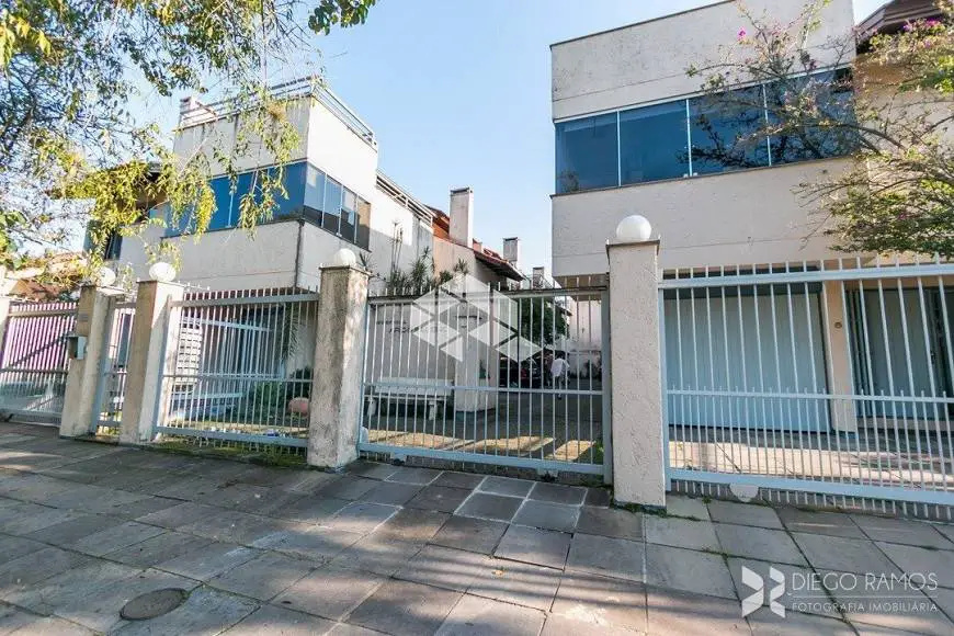 Foto 2 de Casa de Condomínio com 3 Quartos à venda, 196m² em Vila Assunção, Porto Alegre