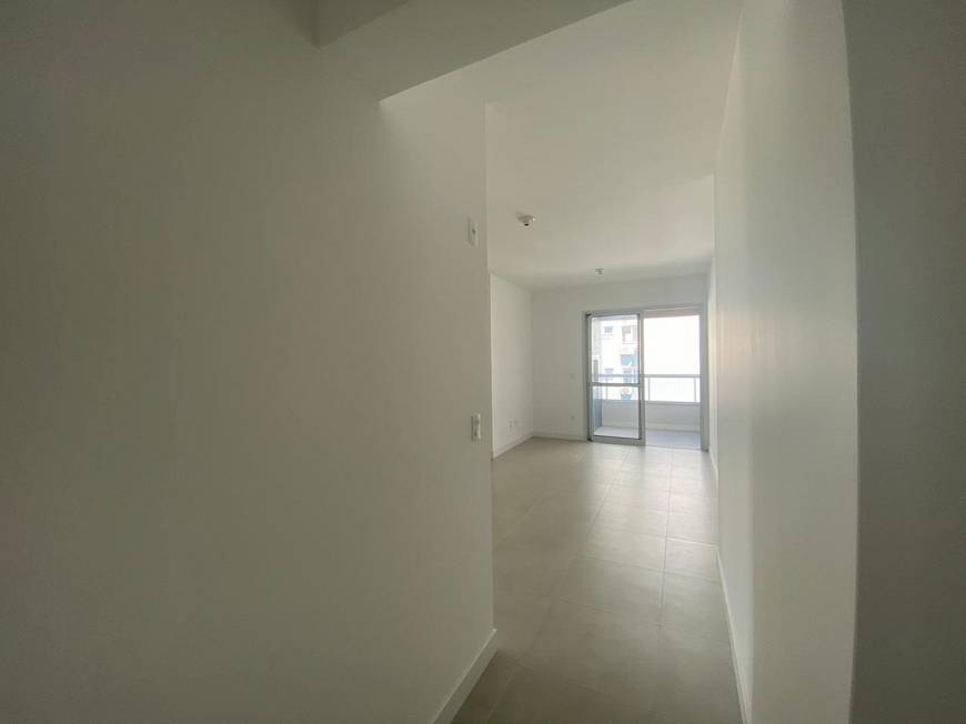Foto 2 de Apartamento com 2 Quartos à venda, 70m² em Kobrasol, São José