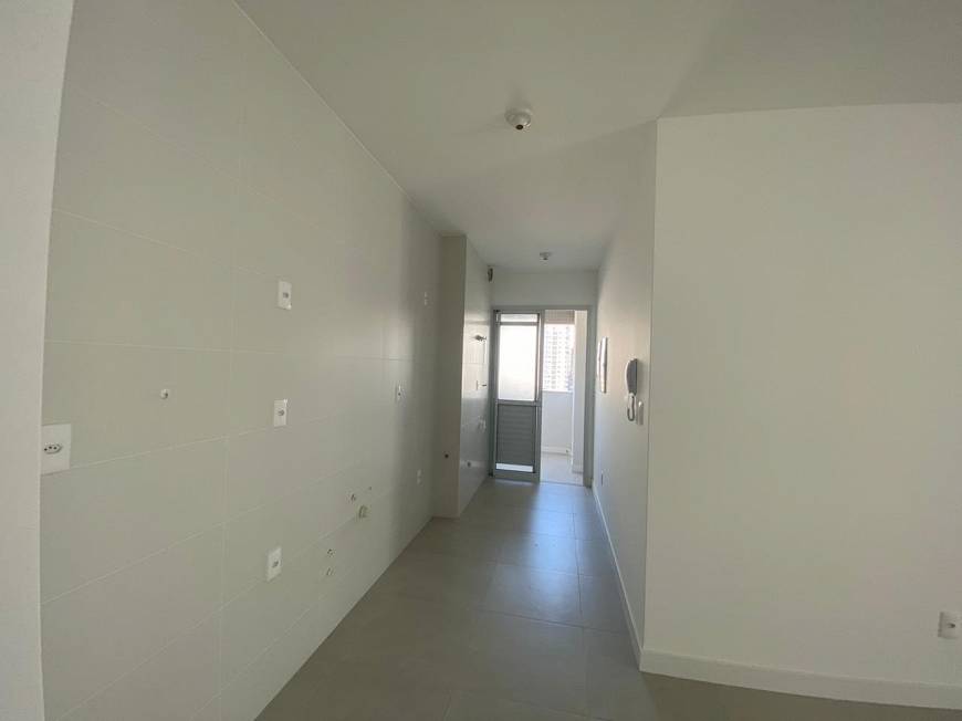 Foto 5 de Apartamento com 2 Quartos à venda, 70m² em Kobrasol, São José