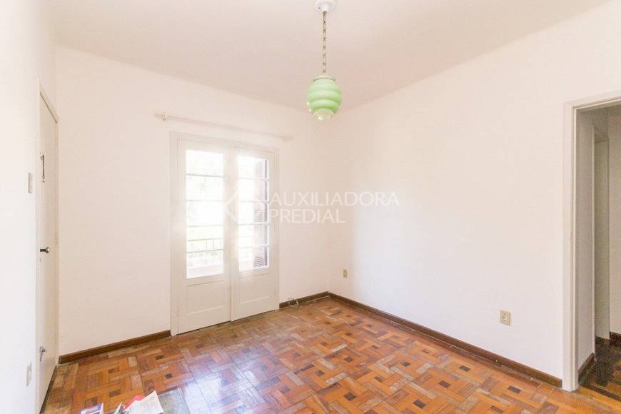 Foto 2 de Apartamento com 2 Quartos para alugar, 49m² em São João, Porto Alegre