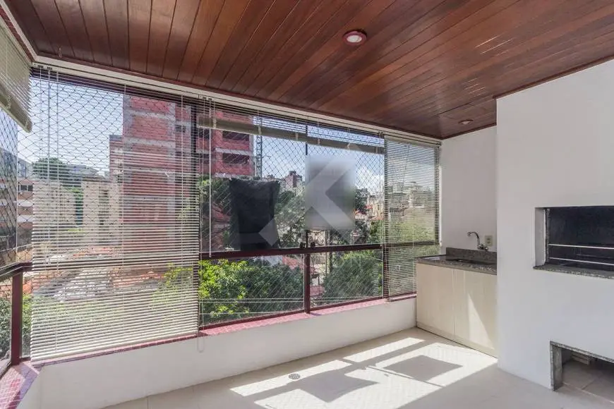 Foto 1 de Apartamento com 3 Quartos para alugar, 140m² em Auxiliadora, Porto Alegre