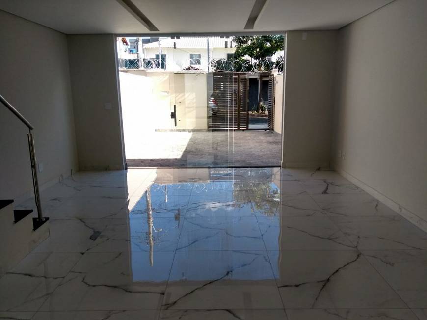 Foto 1 de Casa com 3 Quartos à venda, 80m² em Sinimbu, Belo Horizonte