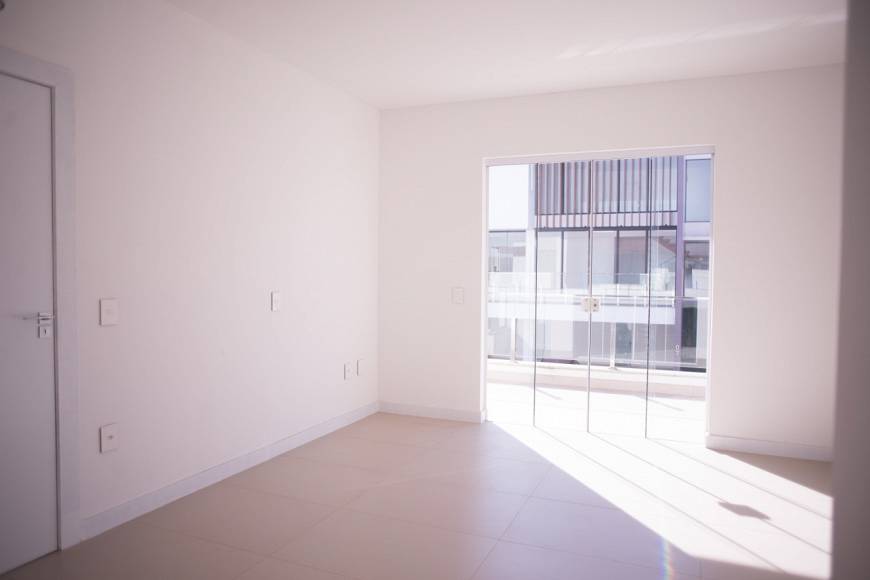 Foto 3 de Sobrado com 4 Quartos à venda, 300m² em Glória, Joinville