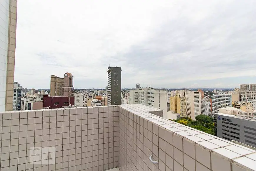 Foto 3 de Apartamento com 1 Quarto para alugar, 30m² em Centro, Curitiba