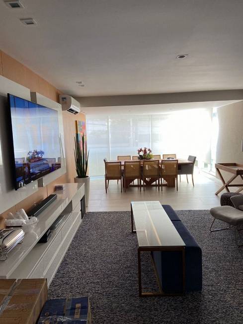Foto 3 de Apartamento com 3 Quartos à venda, 121m² em Praia do Canto, Vitória