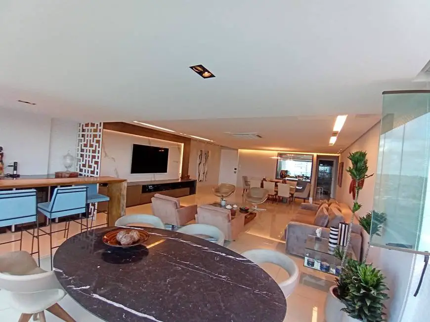 Foto 1 de Apartamento com 4 Quartos à venda, 234m² em Casa Forte, Recife
