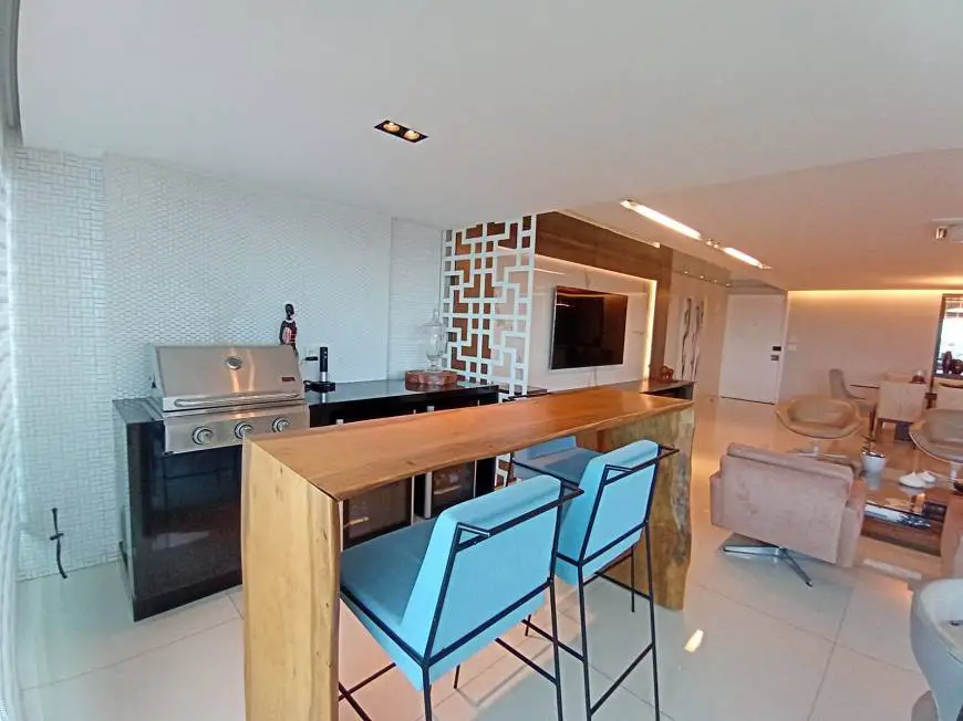 Foto 3 de Apartamento com 4 Quartos à venda, 234m² em Casa Forte, Recife