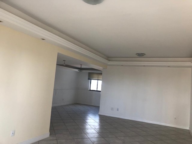 Foto 2 de Apartamento com 4 Quartos à venda, 176m² em Santa Mônica, Feira de Santana