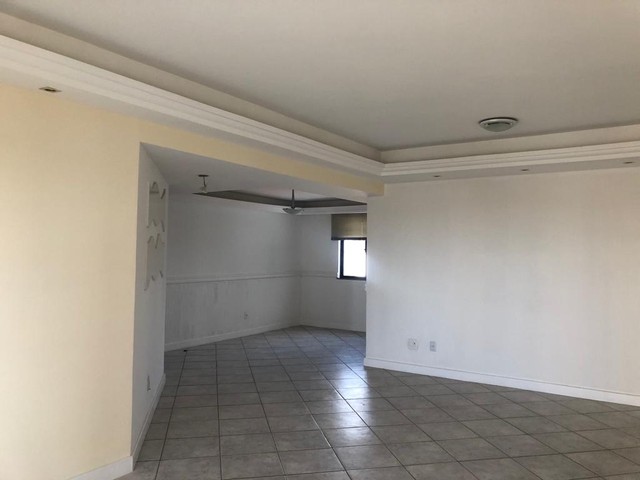Foto 3 de Apartamento com 4 Quartos à venda, 176m² em Santa Mônica, Feira de Santana
