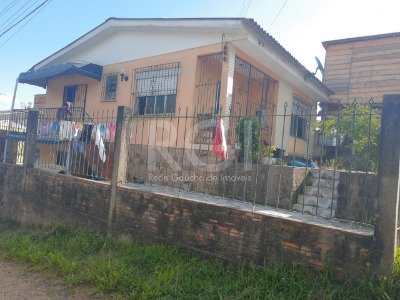 Foto 1 de Casa com 2 Quartos à venda, 67m² em Lomba do Pinheiro, Porto Alegre