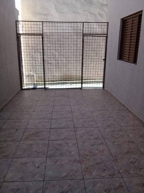 Foto 1 de Casa com 2 Quartos para alugar, 70m² em Santa Mônica, Belo Horizonte