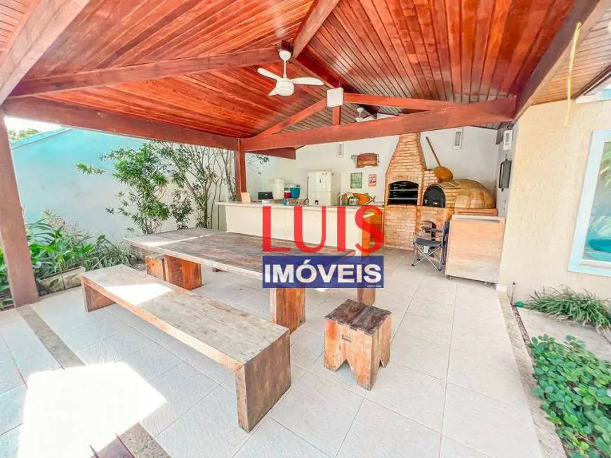 Foto 3 de Casa com 3 Quartos à venda, 213m² em Camboinhas, Niterói