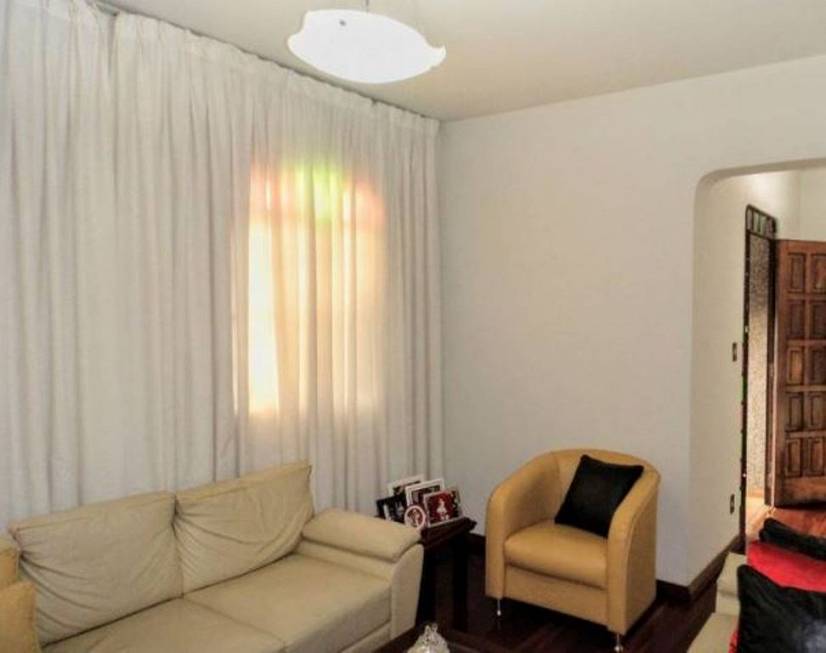 Foto 2 de Casa com 3 Quartos à venda, 246m² em Horto, Belo Horizonte