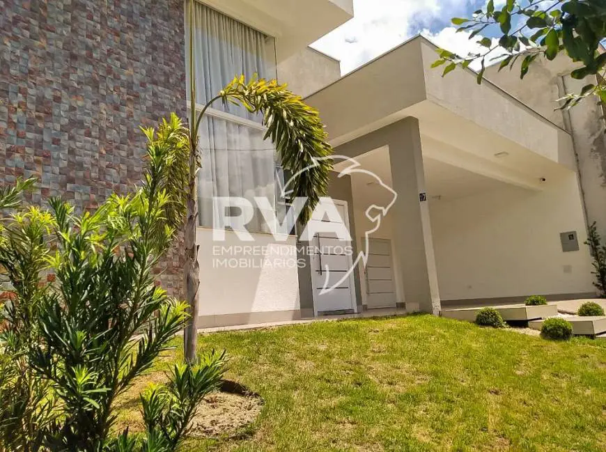 Foto 1 de Casa com 3 Quartos à venda, 218m² em Jardim Guapore, Maringá