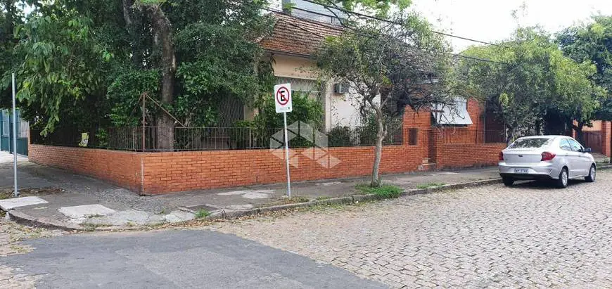 Foto 1 de Casa com 3 Quartos à venda, 157m² em Passo da Areia, Porto Alegre