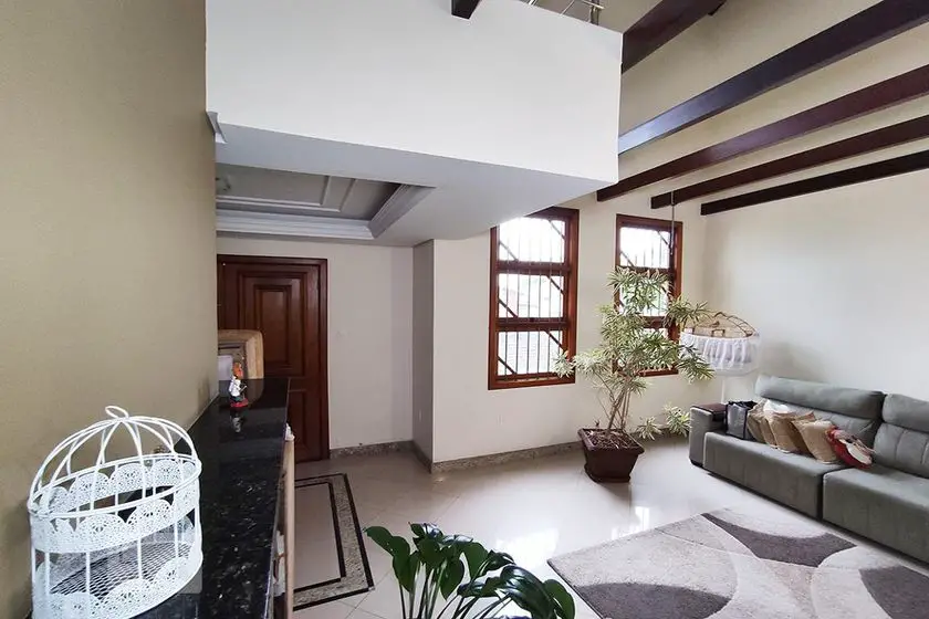 Foto 2 de Casa com 4 Quartos para alugar, 500m² em Igara, Canoas