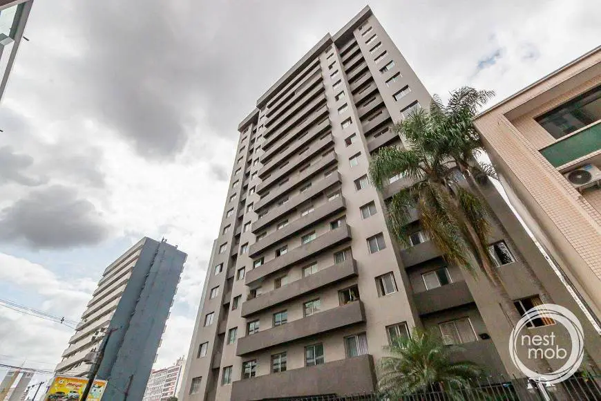 Foto 1 de Apartamento com 1 Quarto à venda, 75m² em Centro, Curitiba