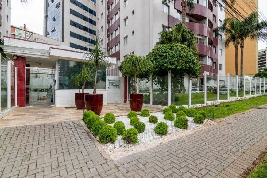Foto 1 de Apartamento com 2 Quartos à venda, 88m² em Água Verde, Curitiba