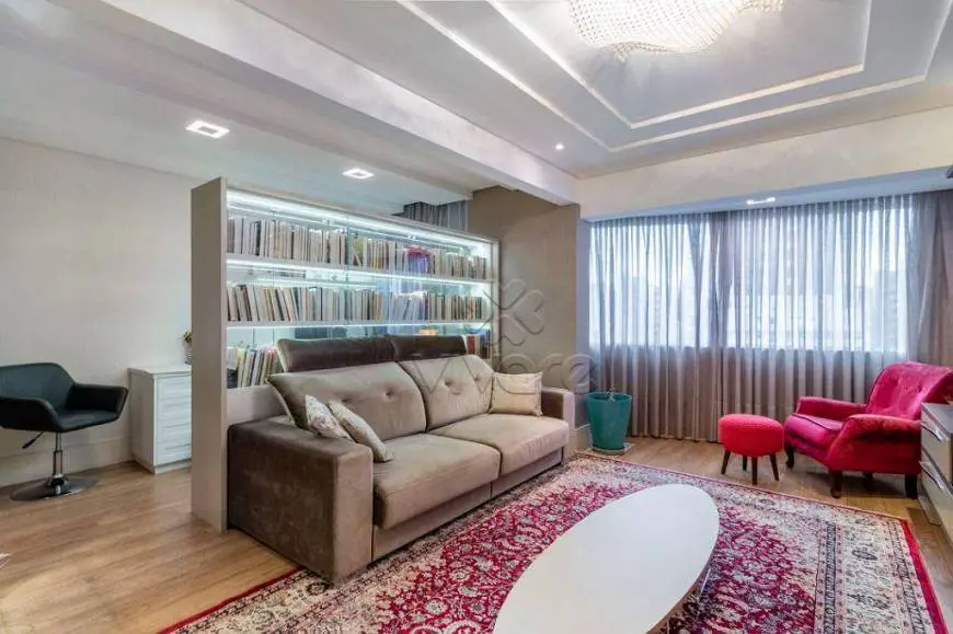 Foto 3 de Apartamento com 2 Quartos à venda, 88m² em Água Verde, Curitiba