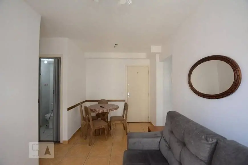 Foto 2 de Apartamento com 2 Quartos para alugar, 45m² em Irajá, Rio de Janeiro