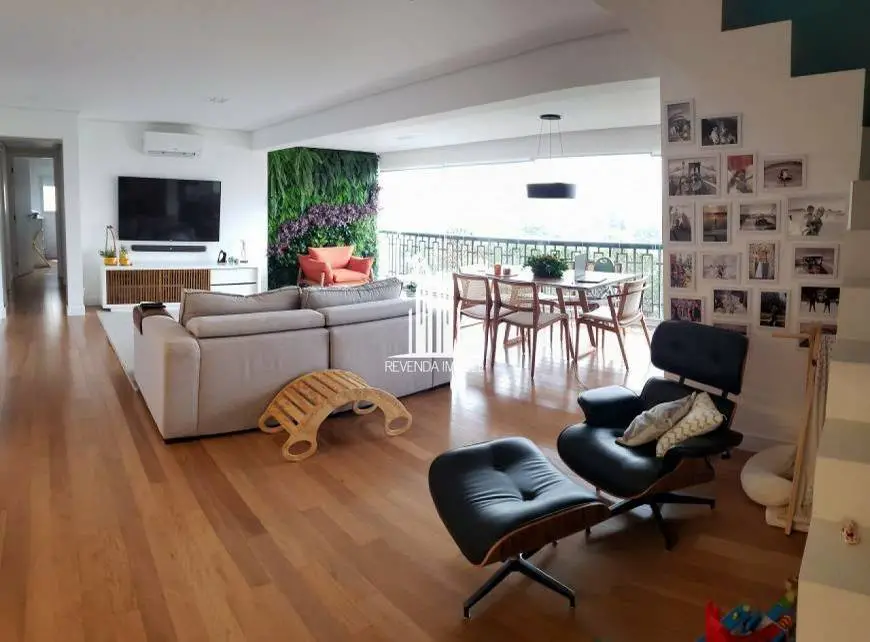 Foto 1 de Apartamento com 3 Quartos à venda, 233m² em Santo Amaro, São Paulo