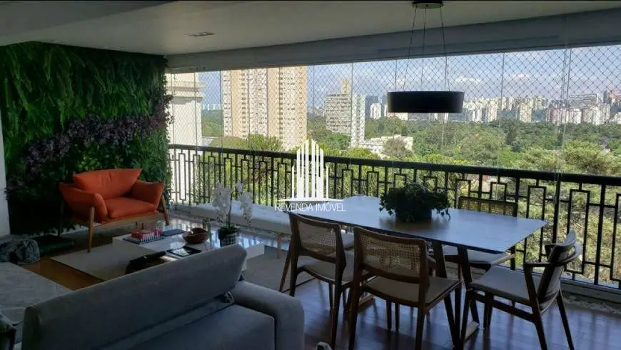 Foto 4 de Apartamento com 3 Quartos à venda, 233m² em Santo Amaro, São Paulo