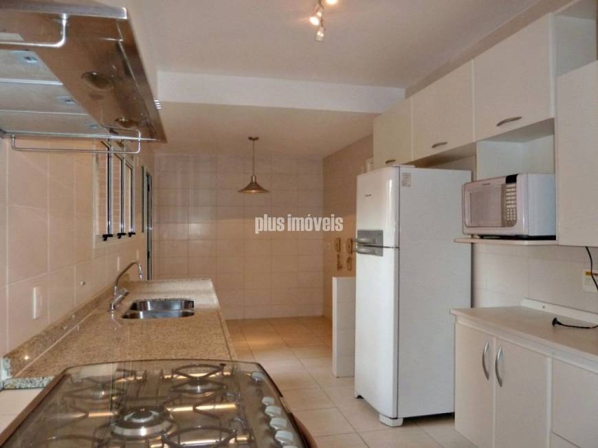 Foto 5 de Apartamento com 4 Quartos para alugar, 212m² em Villaggio Panamby, São Paulo