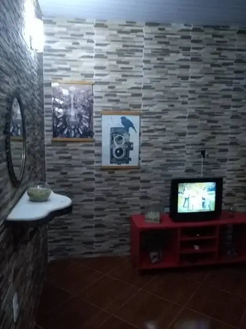 Foto 2 de Casa com 2 Quartos à venda, 65m² em Canto do Rio, Seropédica