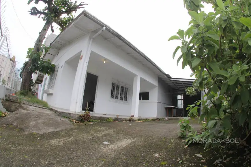 Foto 1 de Casa com 3 Quartos para alugar, 128m² em Centro, Itapema
