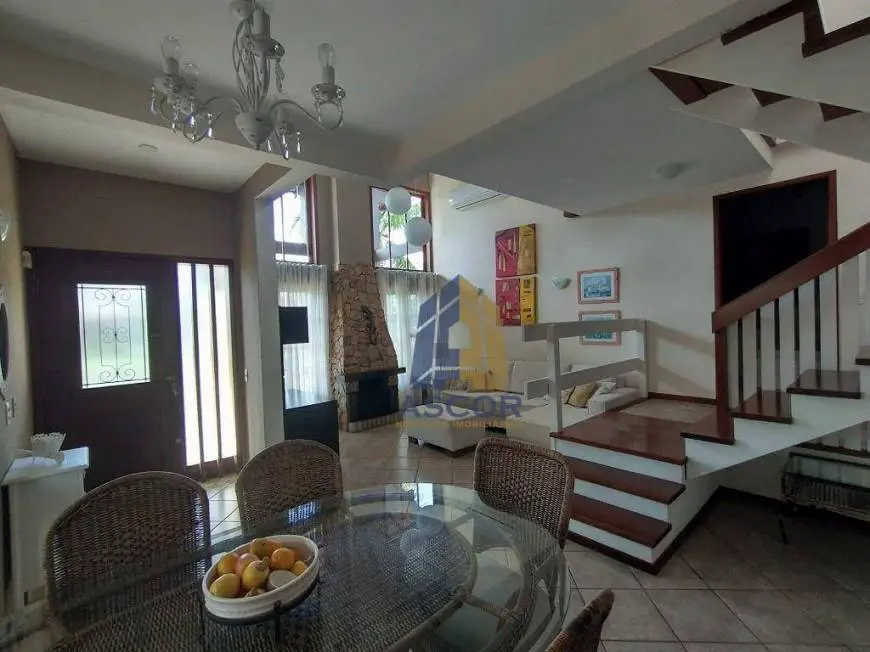 Foto 5 de Casa com 3 Quartos para alugar, 230m² em Jurerê Internacional, Florianópolis