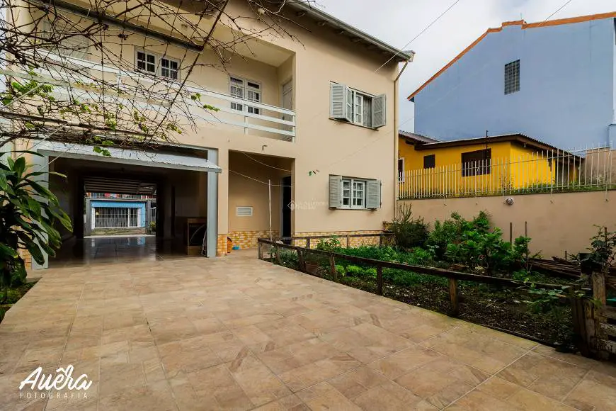 Foto 3 de Casa com 4 Quartos à venda, 269m² em Jardim Itú Sabará, Porto Alegre