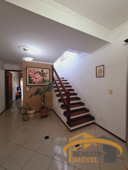 Foto 1 de Casa com 4 Quartos à venda, 300m² em Quitaúna, Osasco